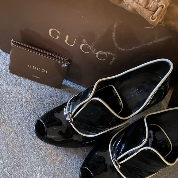 Gucci Shoes - Gucci Newton Patent Leather Lace Up Bootie